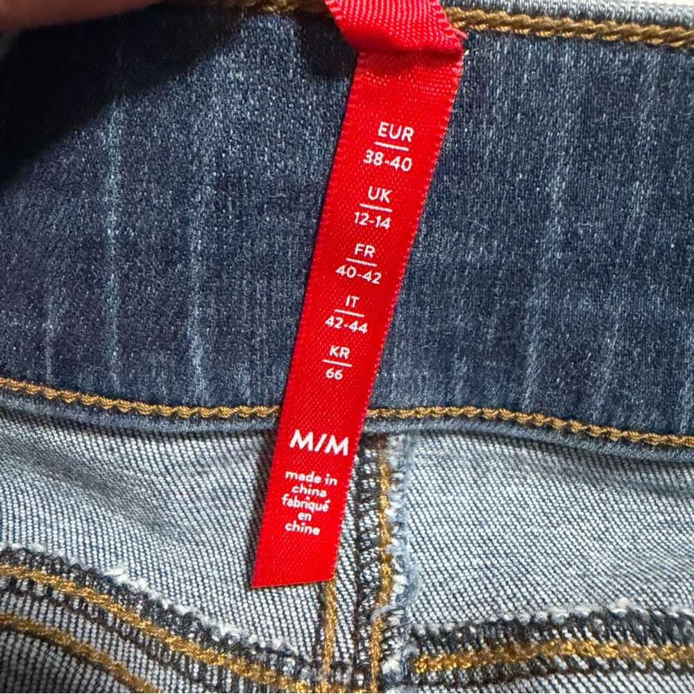 Spanx Distressed Medium Wash Jeggings - Picture 8 of 9